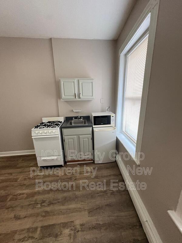 185 Green St #31-3rdFL - Photo 7 of 9