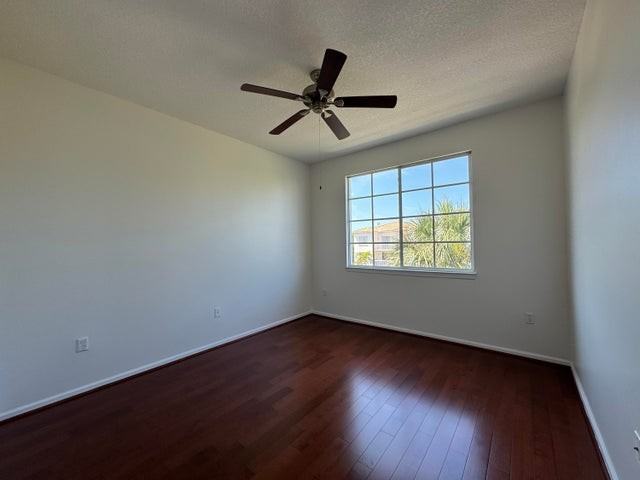 5306 Myrtlewood Circle East - Photo 6 of 8