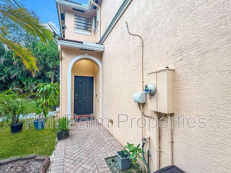 4528 Thornwood Cir - Photo 2 of 32