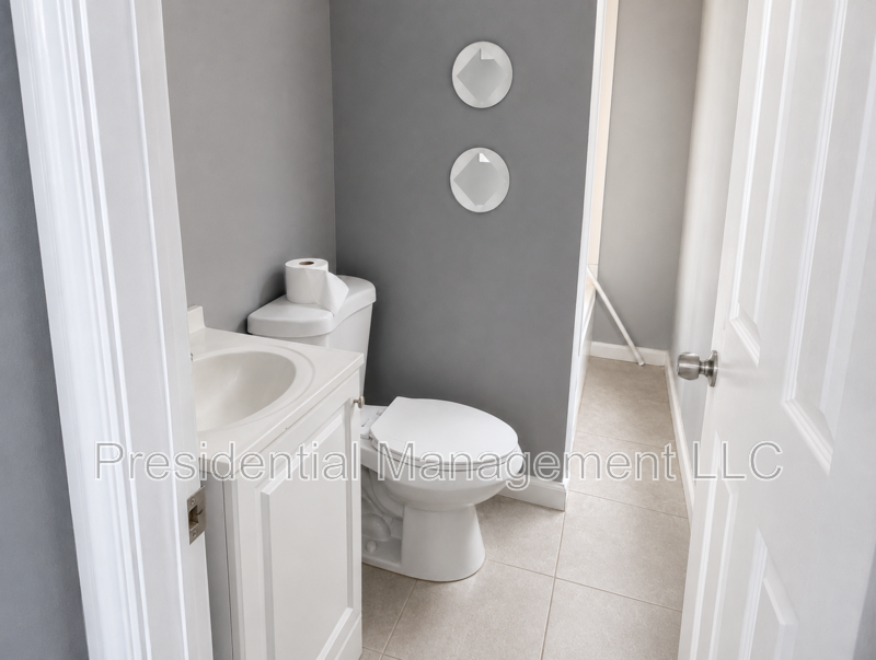 28 Hickory St #1NORTH - Photo 7 of 11