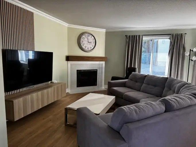 355 55a St - Photo 6 of 23