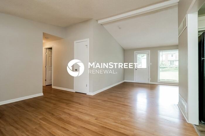 8918 Hemlock Dr - Photo 2 of 15