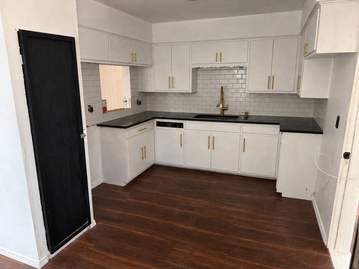 2509 Nw 11th St - Photo 2 of 10