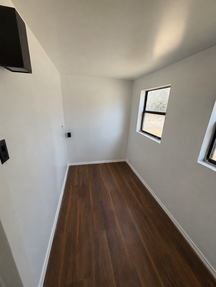 2509 Nw 11th St - Photo 6 of 10