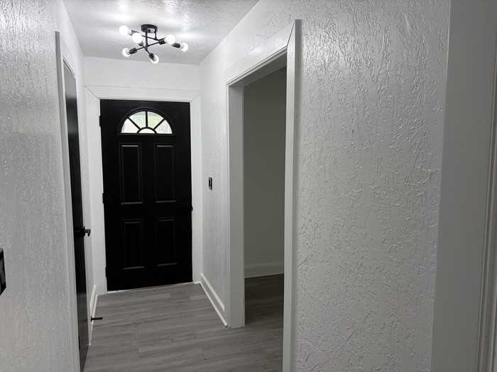 5304 Se 12th St - Photo 3 of 21