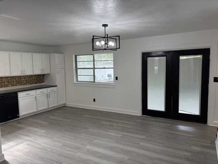 5304 Se 12th St - Photo 7 of 21
