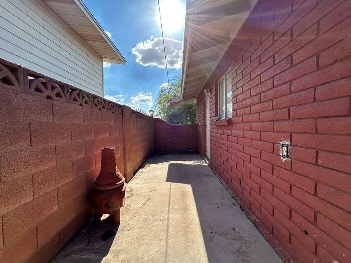 1101 N April #AA - Photo 2 of 17