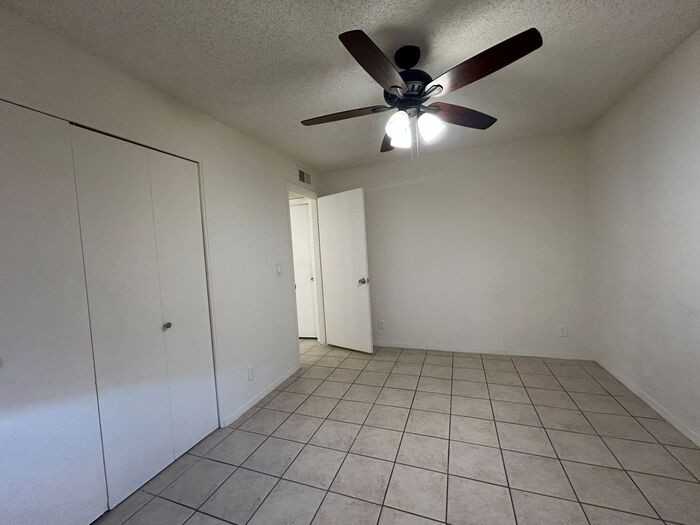 1101 N April #AA - Photo 7 of 17