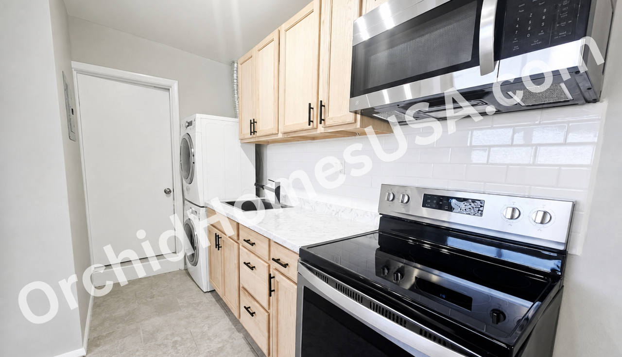 2601 East Greenway Road - Photo 2 of 14