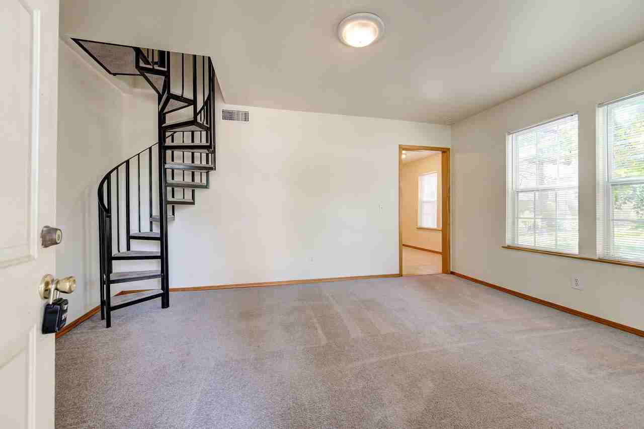 639 S Pickard Ave #1 - Photo 4 of 49