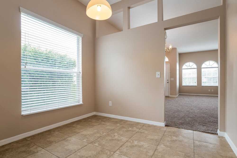 2390 Cobblefield Cir - Photo 5 of 16