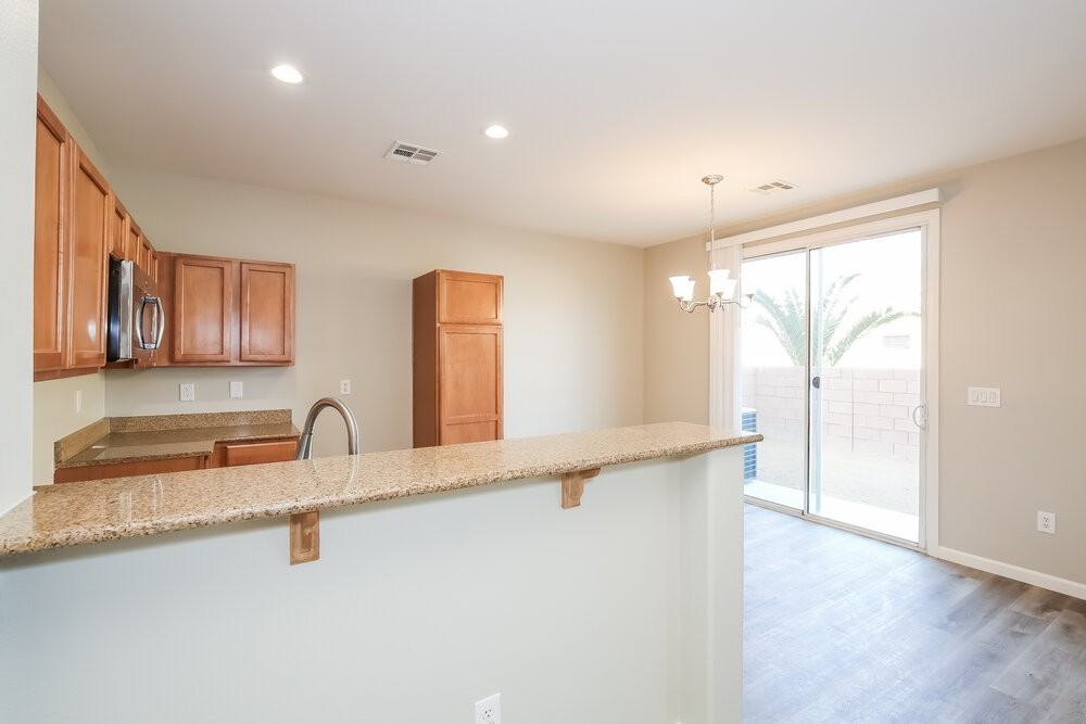 4032 Benevolent Dr - Photo 6 of 17