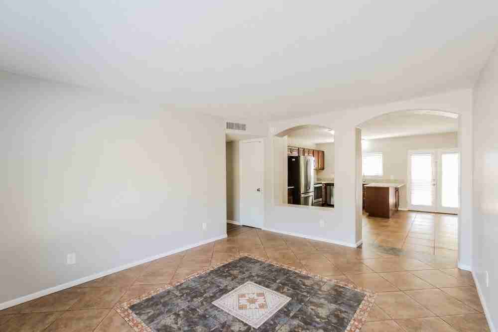 7161 W Osborn Rd - Photo 5 of 16