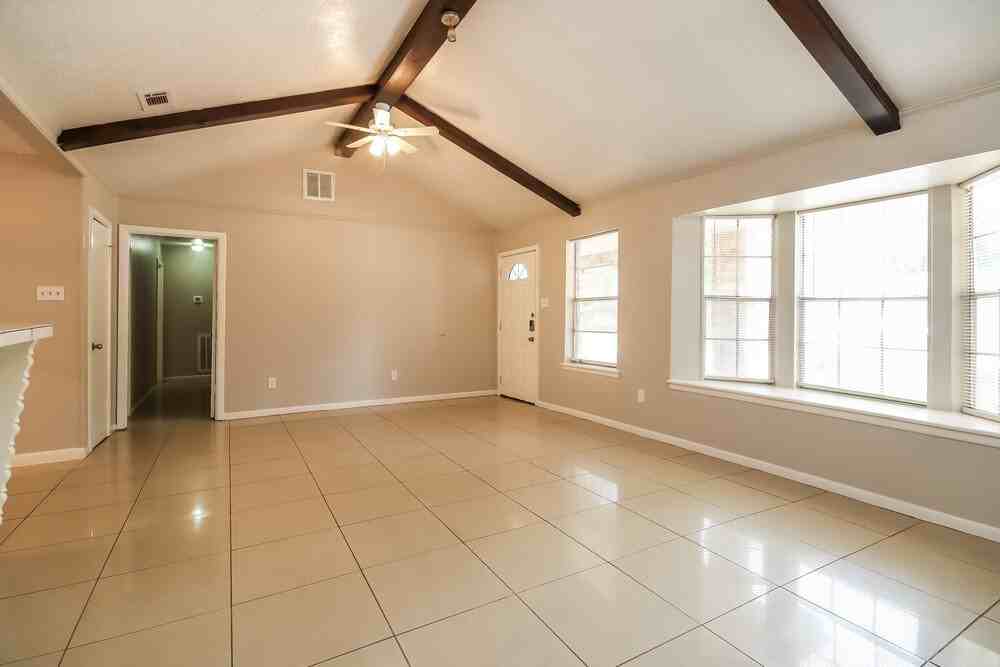 111 Belvedere Dr - Photo 4 of 16
