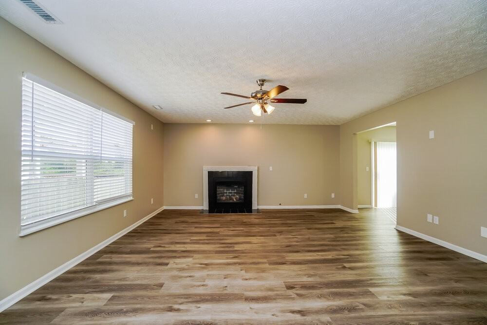 5813 Lonerise Ln - Photo 4 of 17