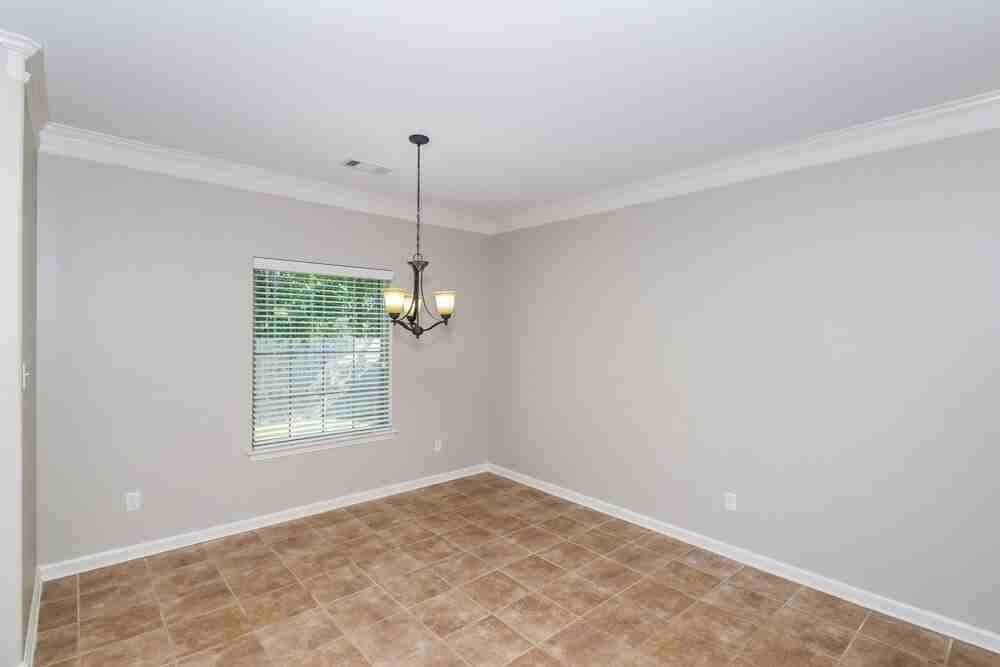 125 Clay Hill Dr - Photo 5 of 17