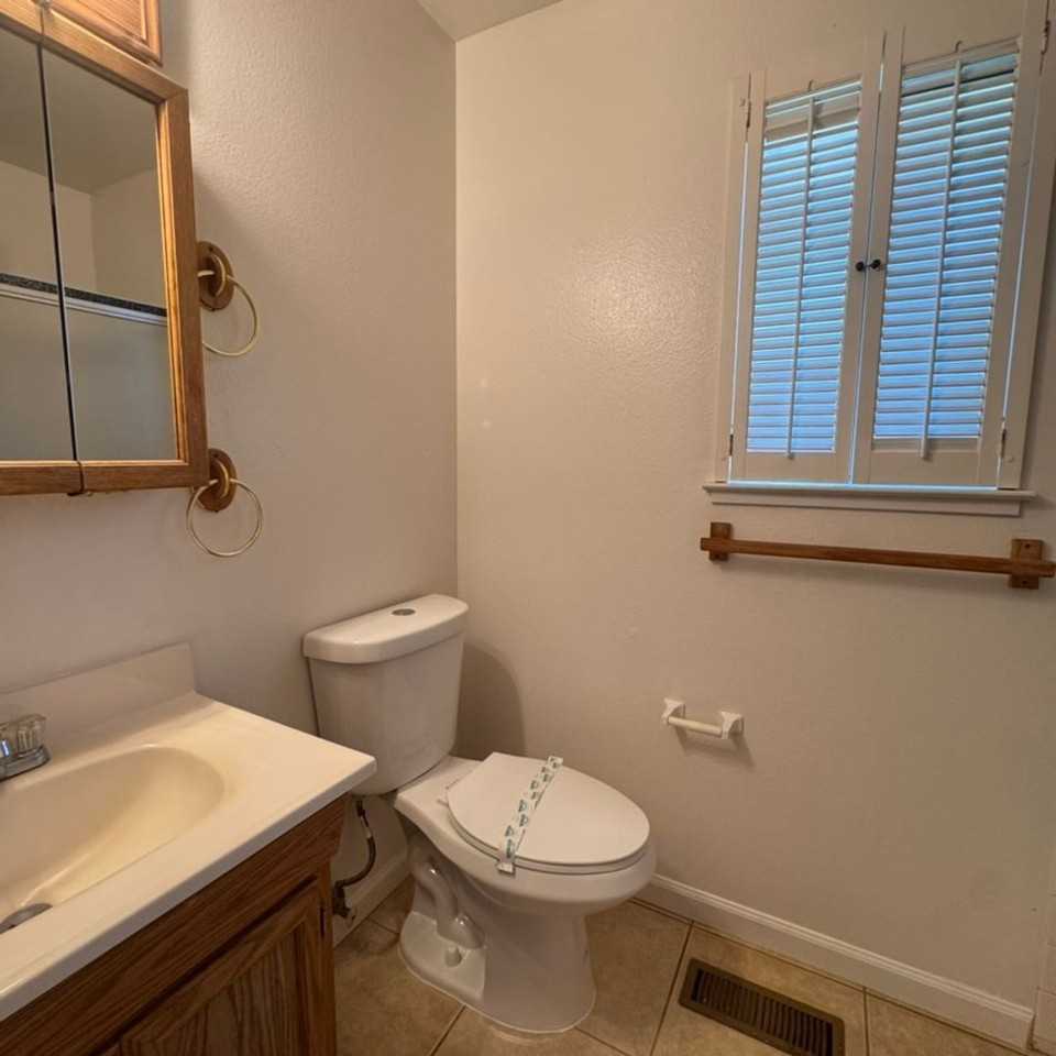 1255 Searchlite Ct - Photo 7 of 9