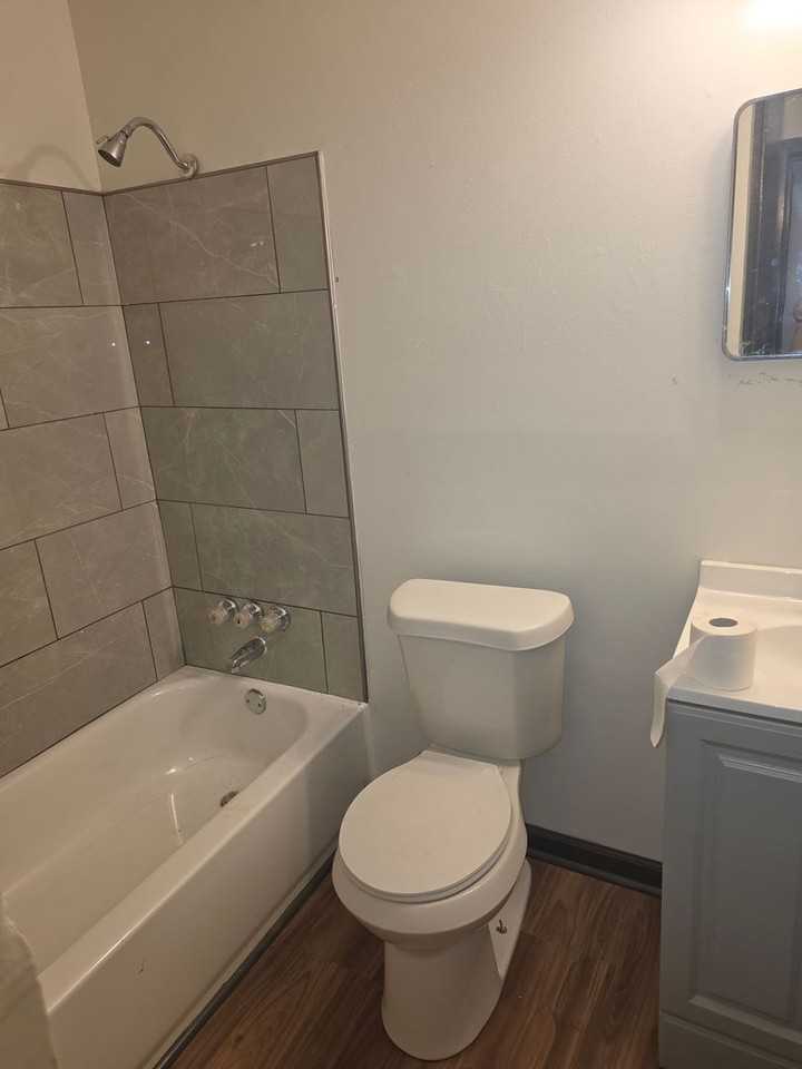1059 Maria Dr - Photo 4 of 7