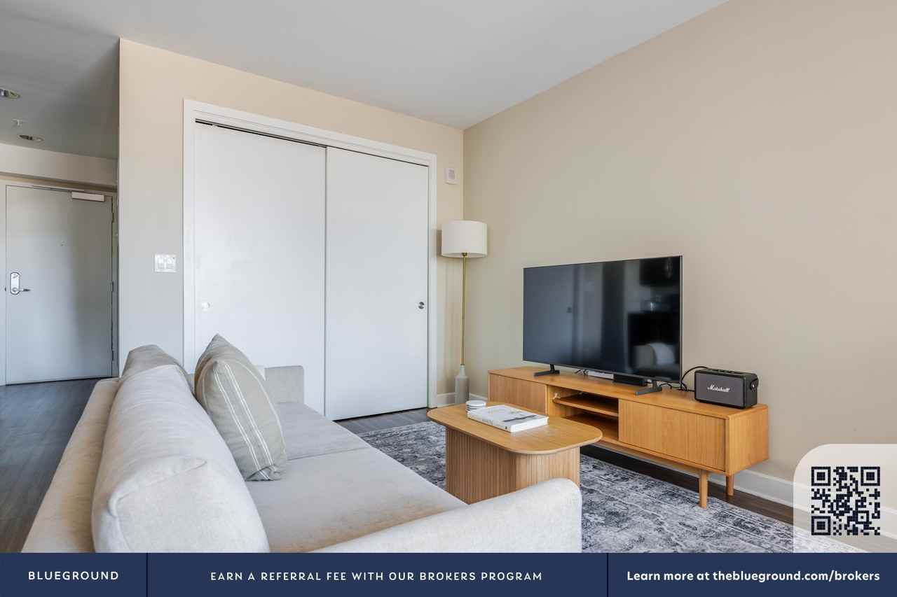 77 Exeter Street - Photo 4 of 20