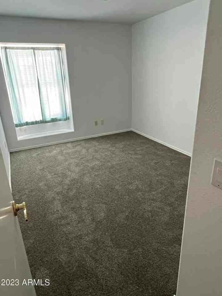 8 W Marco Polo Rd - Photo 7 of 18