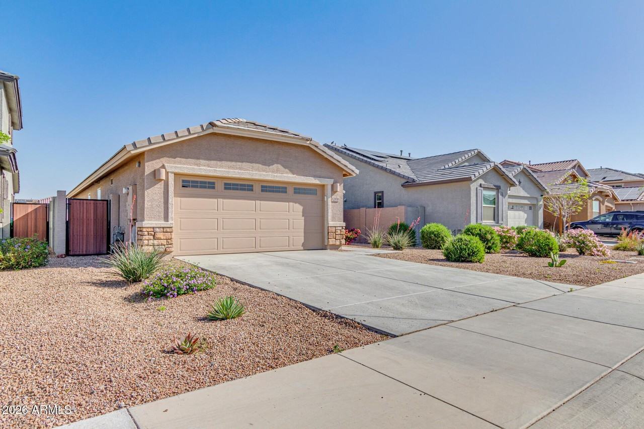 12450 W Myrtle Ct - Photo 4 of 29