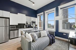 featured image of 417 S Dearborn St