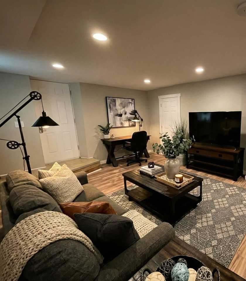 710 N Franklin St #1604272P - Photo 3 of 10