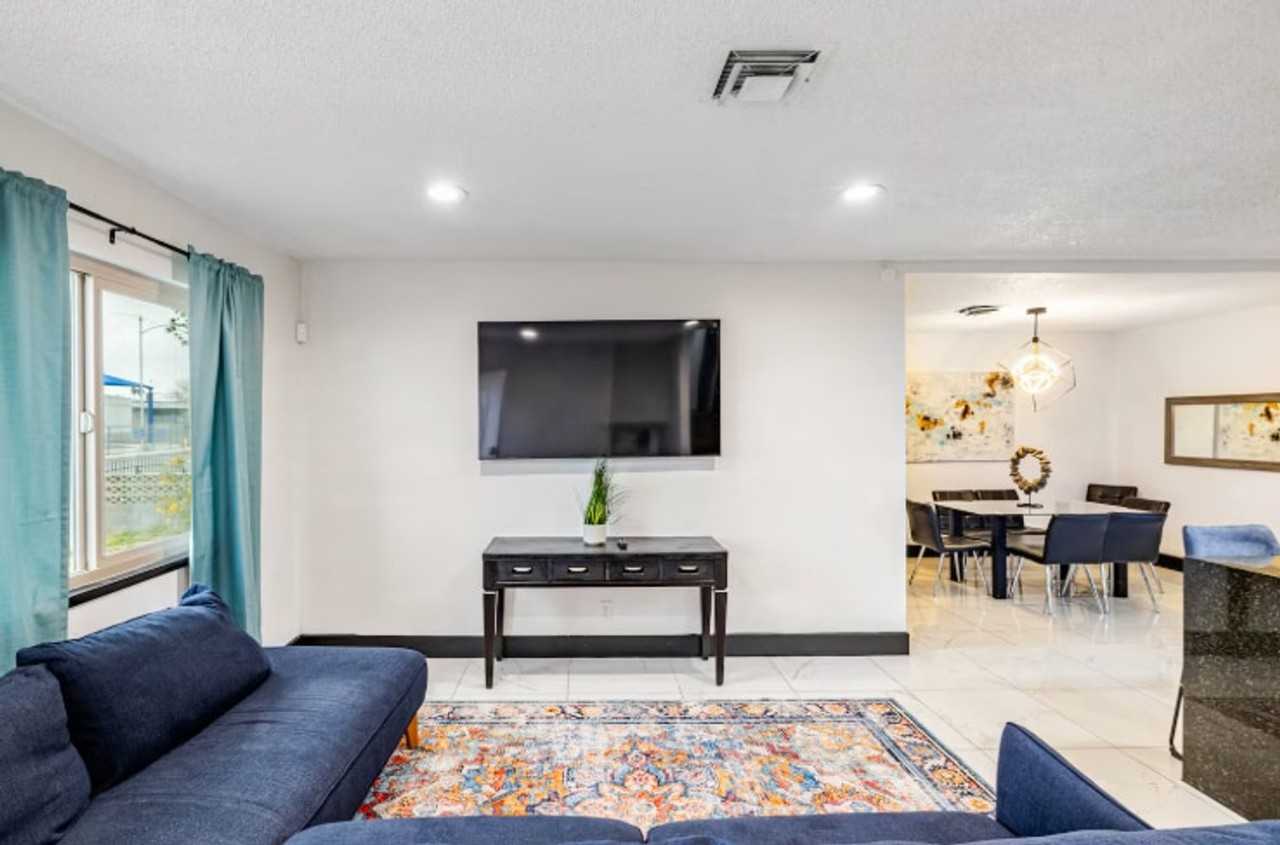 6241 W Washington Ave #1620952P - Photo 2 of 19