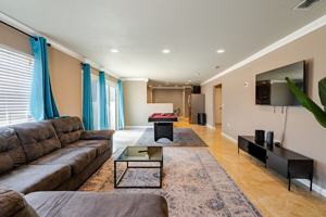 featured image of 710 S San Joaquin Ave