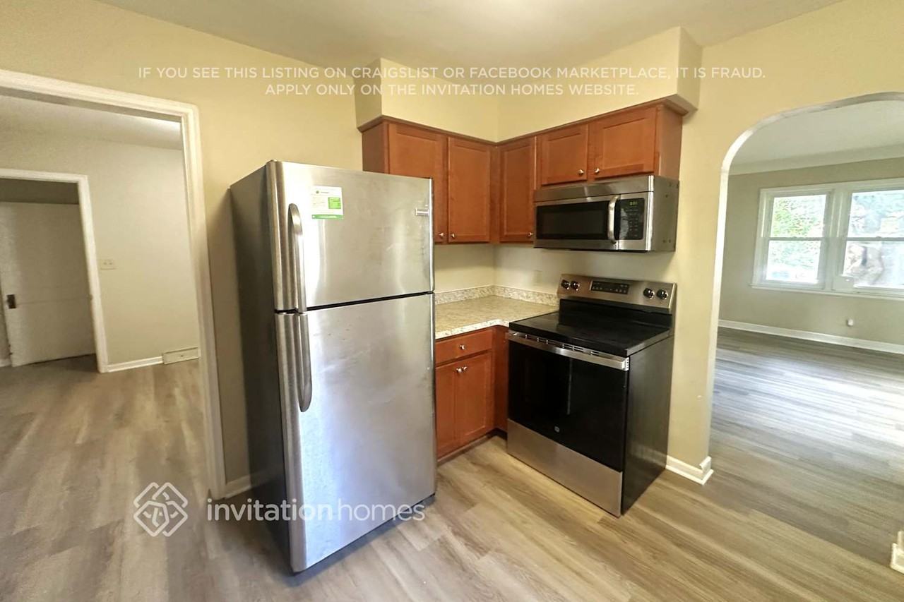3940 3rd St Ne - Photo 4 of 15
