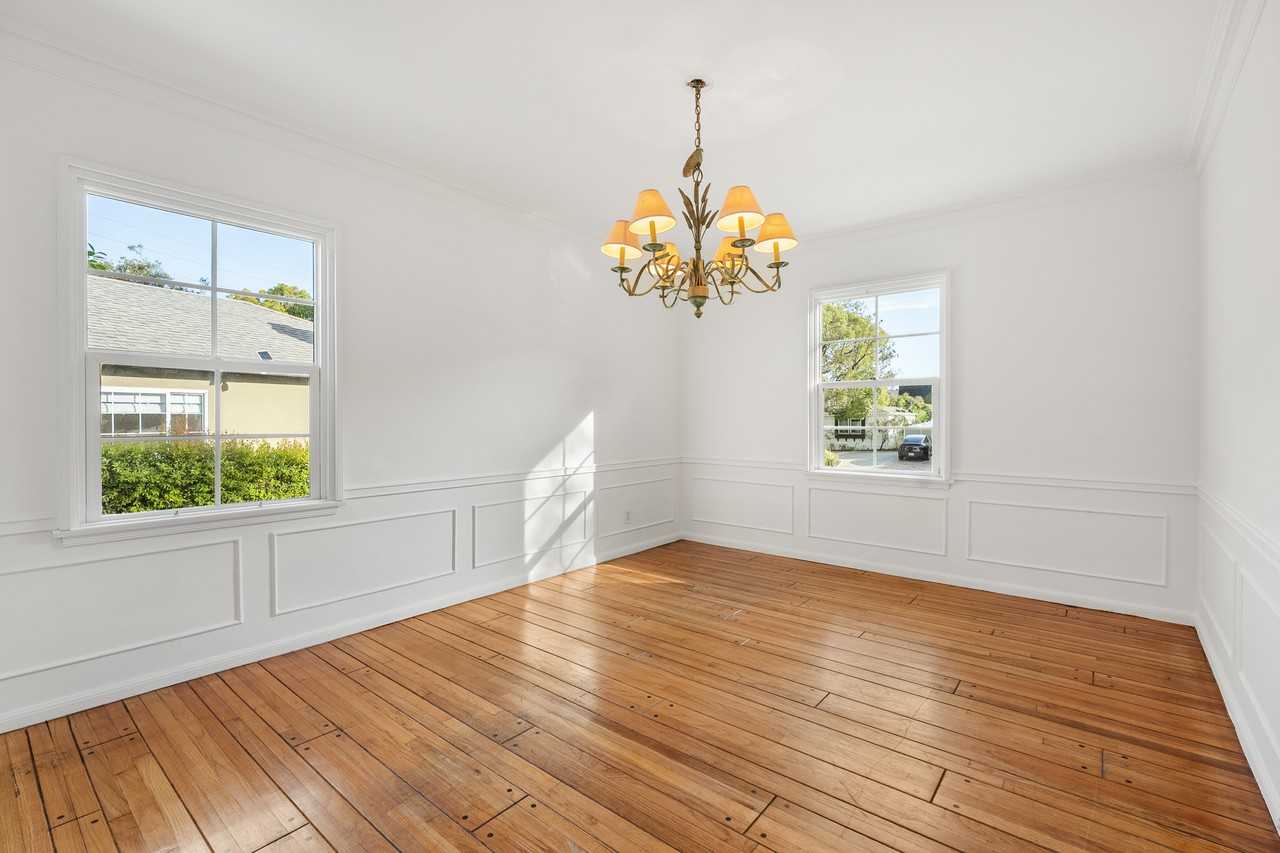 2244 Hillsboro Ave - Photo 5 of 24