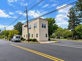 featured image of 1842 W 5th St