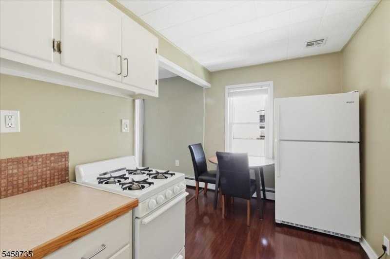 17 Armstrong St - Photo 5 of 13