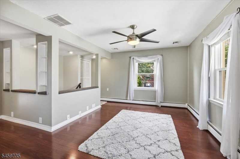 17 Armstrong St - Photo 7 of 13