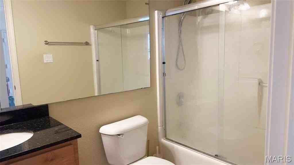 5677 Waterman Blvd #32 - Photo 6 of 31