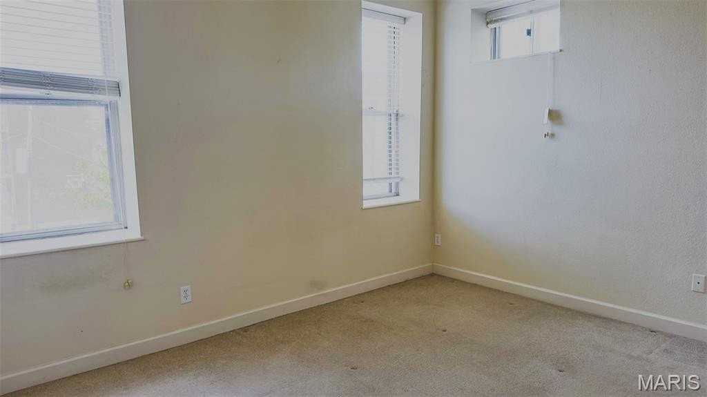 5677 Waterman Blvd #32 - Photo 7 of 31