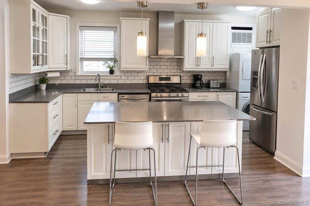1840 Tomlinson Ave #2 - Photo 3 of 13
