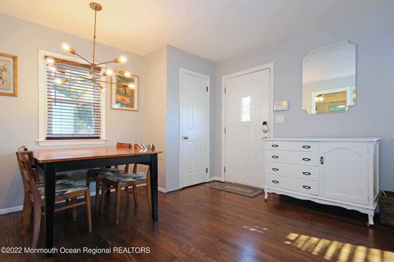 18 Crestview Dr - Photo 6 of 20