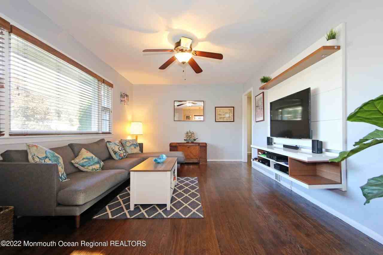 18 Crestview Dr - Photo 7 of 20