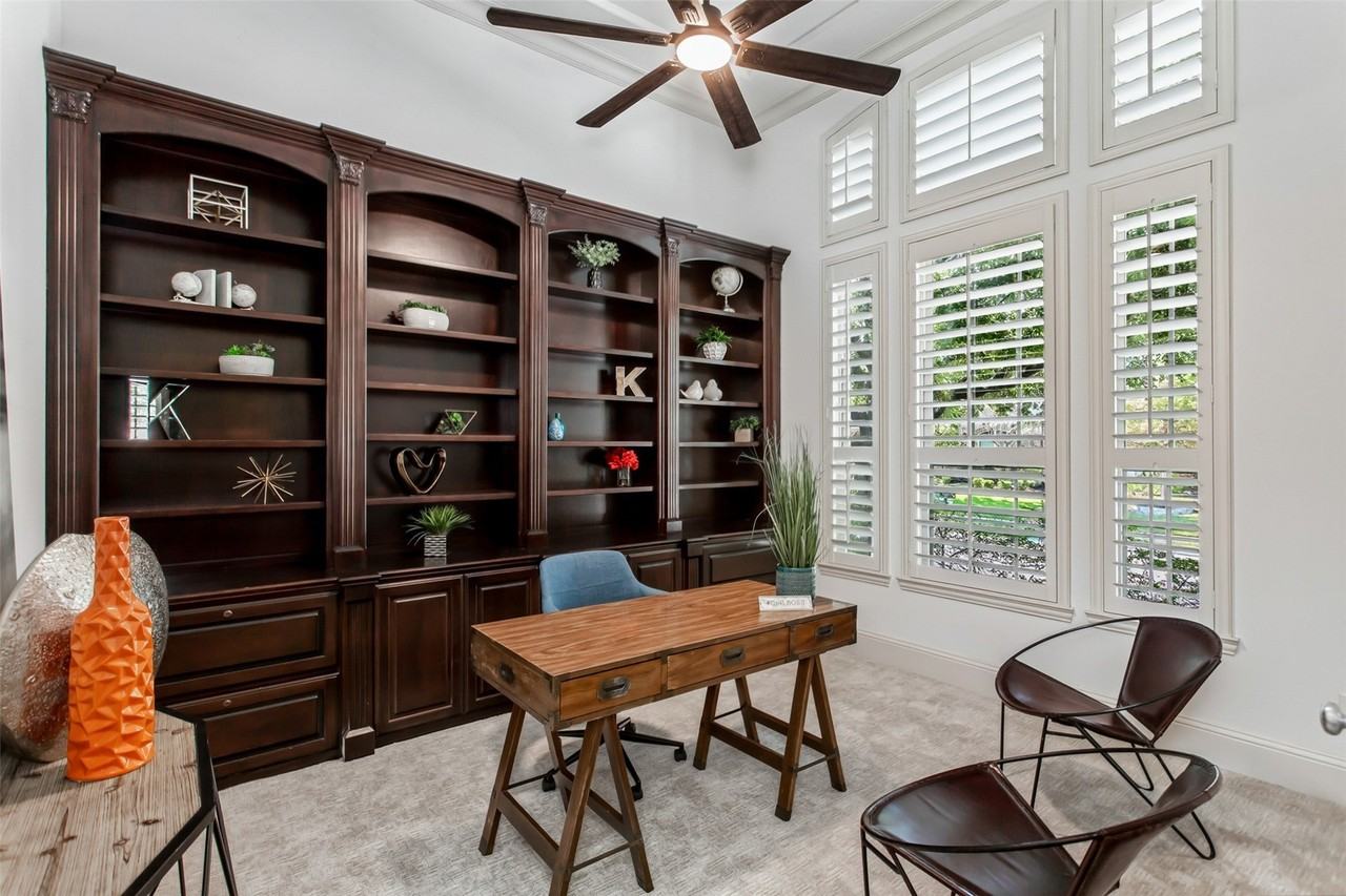 846 Deerfield Rd - Photo 3 of 40