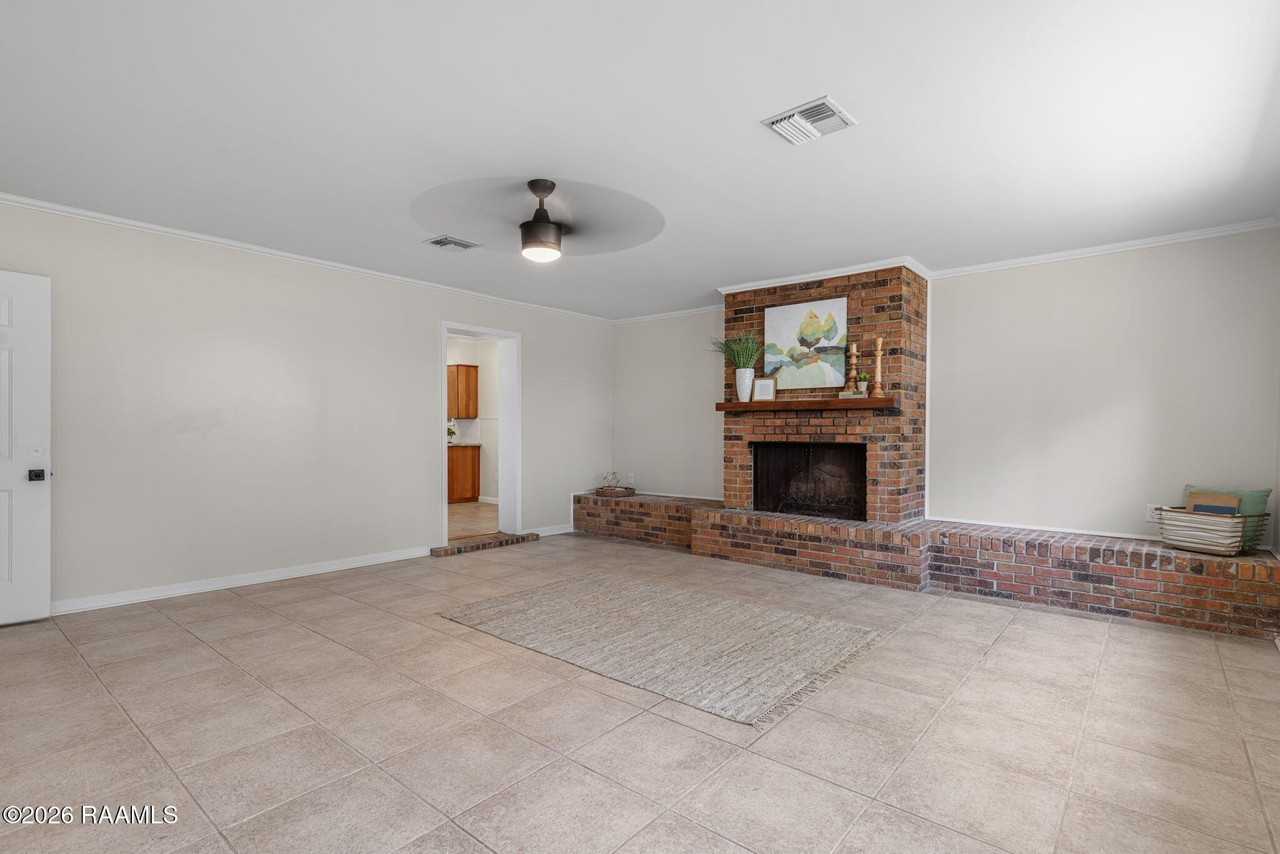 209 Karen Dr - Photo 2 of 23