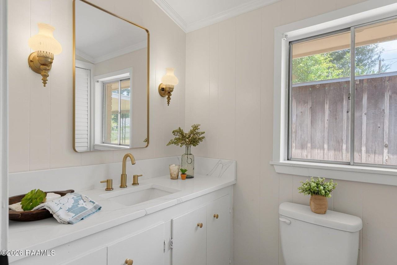 209 Karen Dr - Photo 5 of 23