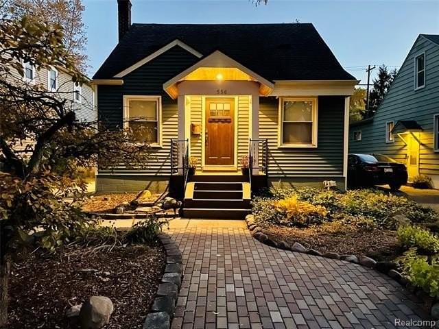 556 Bird Ave - Photo 2 of 23
