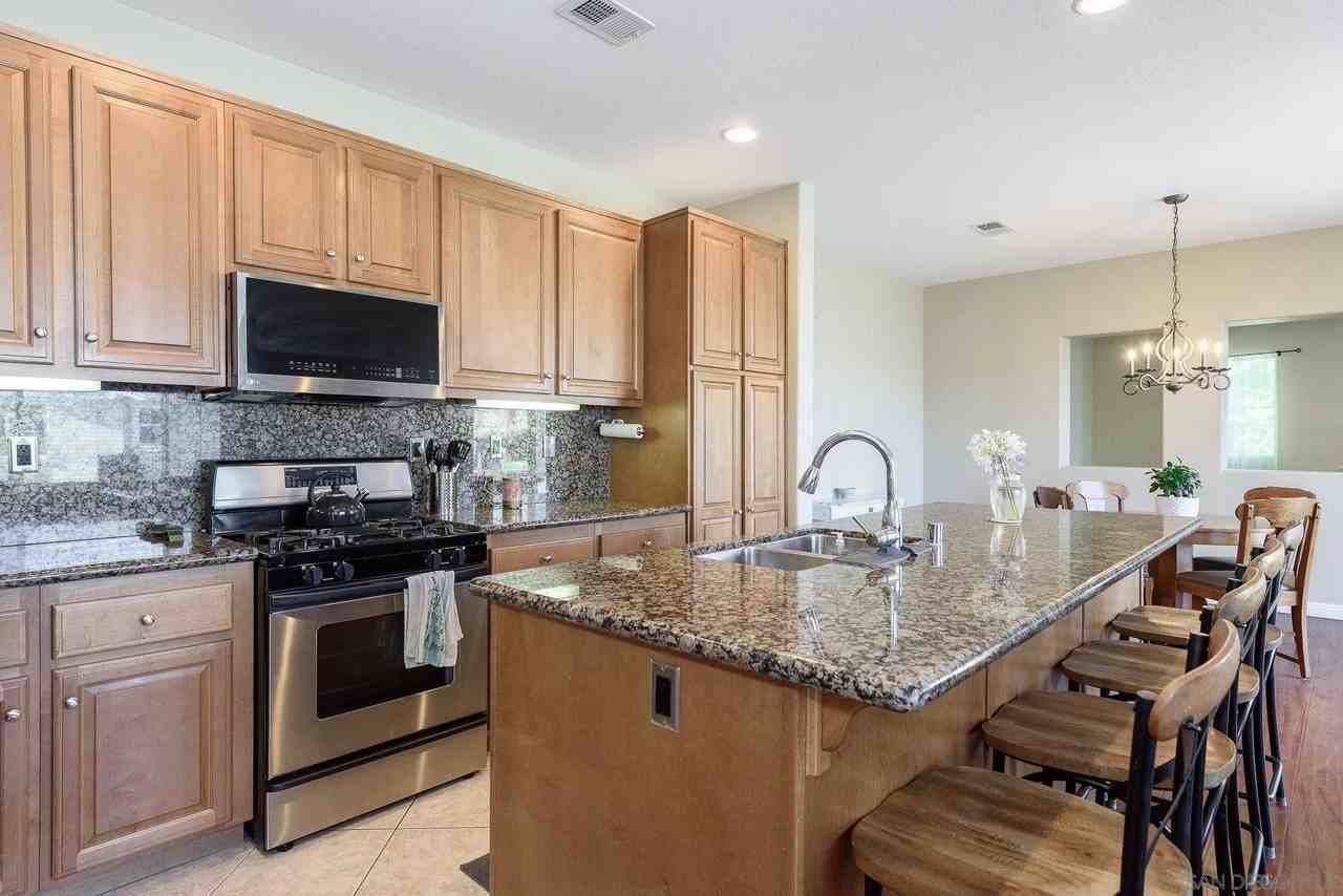 2226 Birds Nest Ln - Photo 3 of 25
