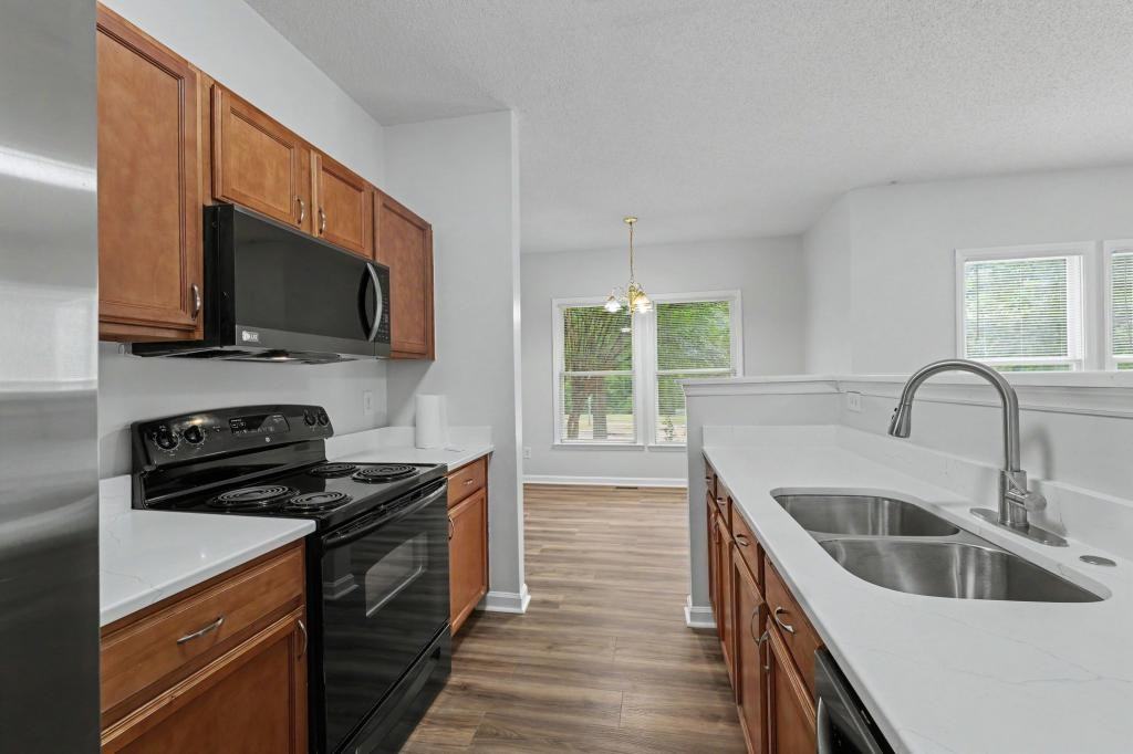 2211 Charles Harshaw Ave - Photo 2 of 25