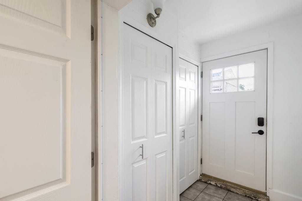 26324 Harper Ave - Photo 2 of 7