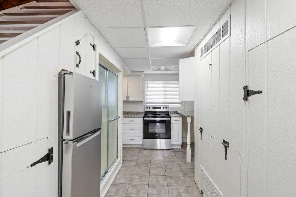 26324 Harper Ave - Photo 5 of 7