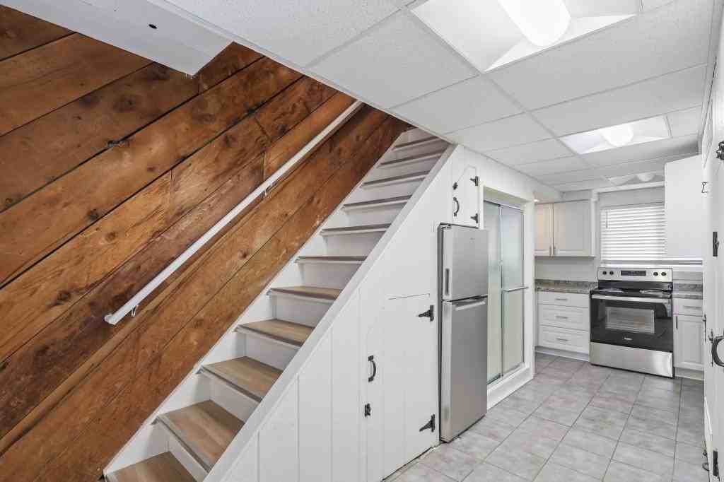 26324 Harper Ave - Photo 6 of 7