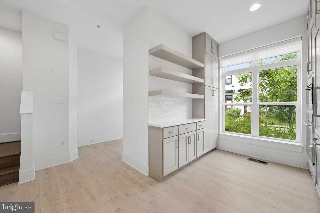 11344 Emerald Park Rd - Photo 6 of 38