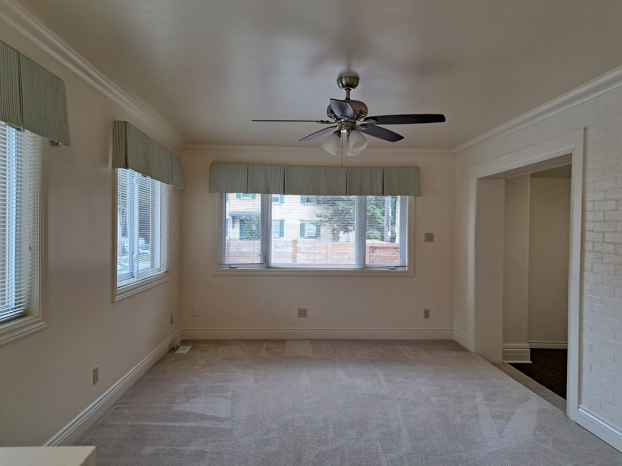 740 George Street North - Photo 2 of 12